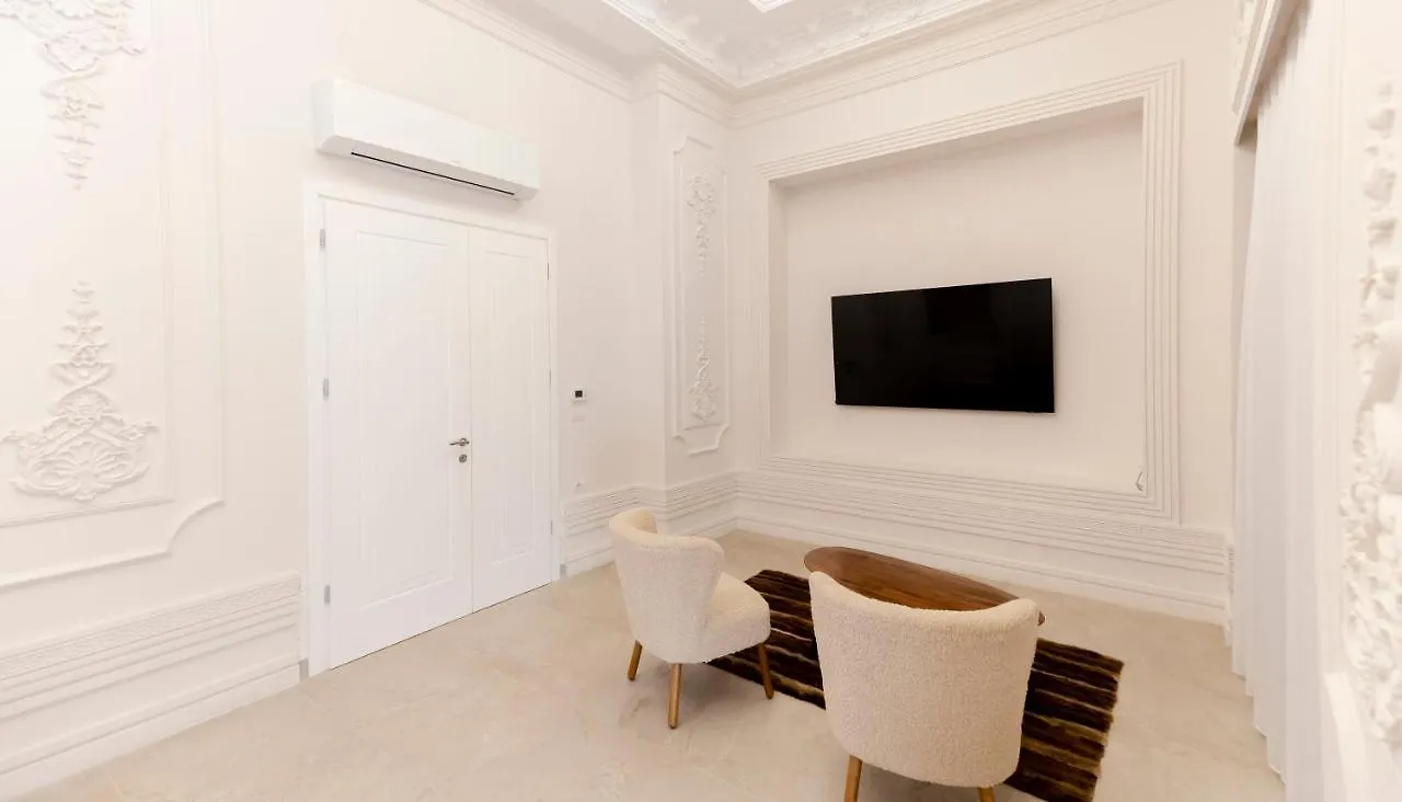 Wonderful Villa With Private Pool And Sauna Tirana