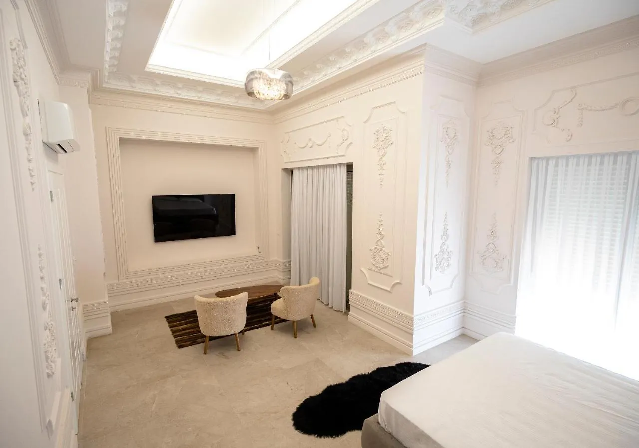 Wonderful Villa With Private Pool And Sauna Tirana
