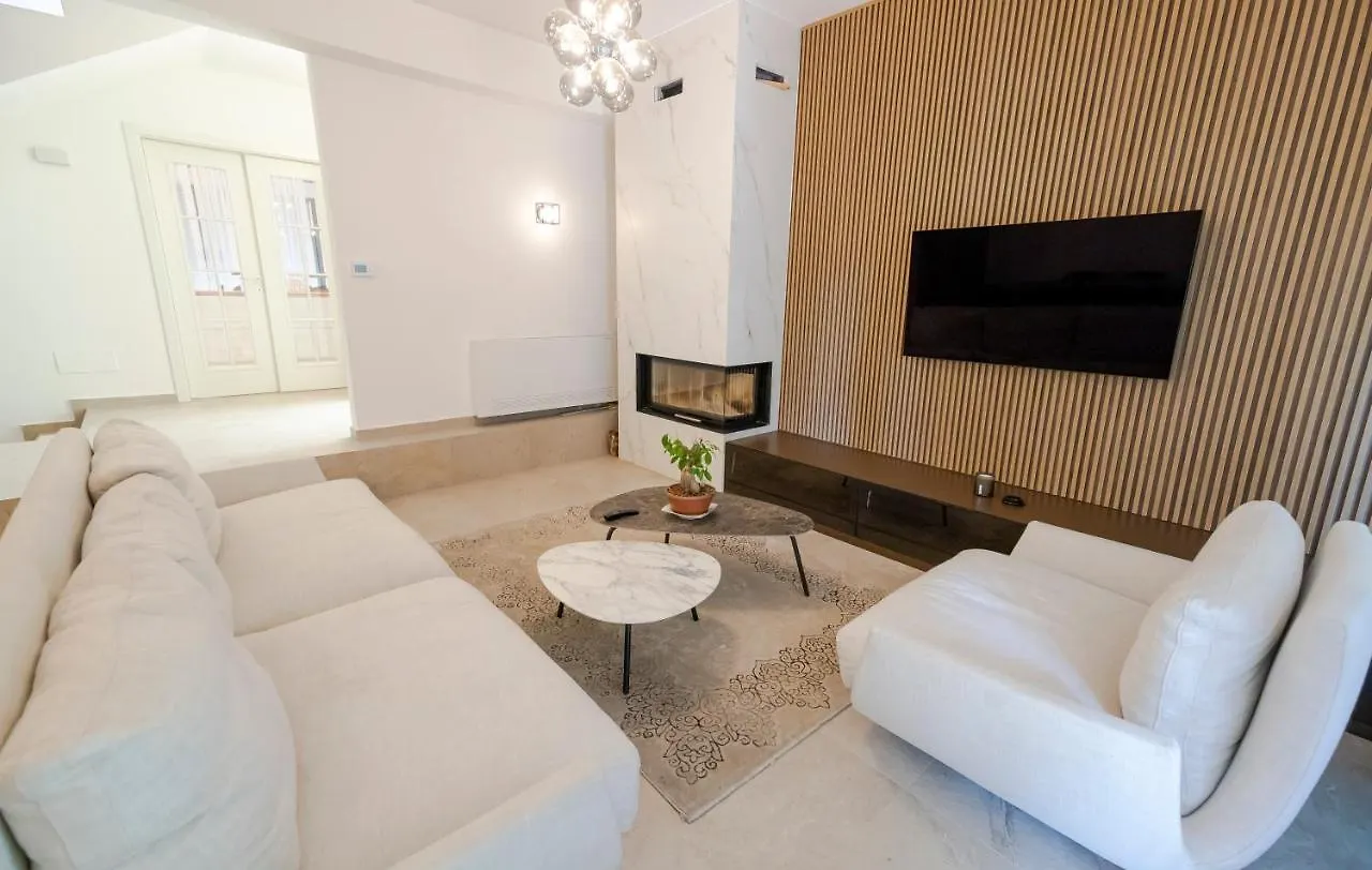 Wonderful Villa With Private Pool And Sauna Tirana