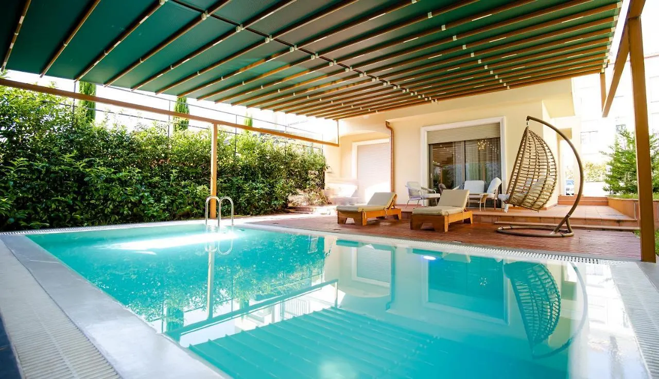 Wonderful Villa With Private Pool And Sauna Tirana Albania
