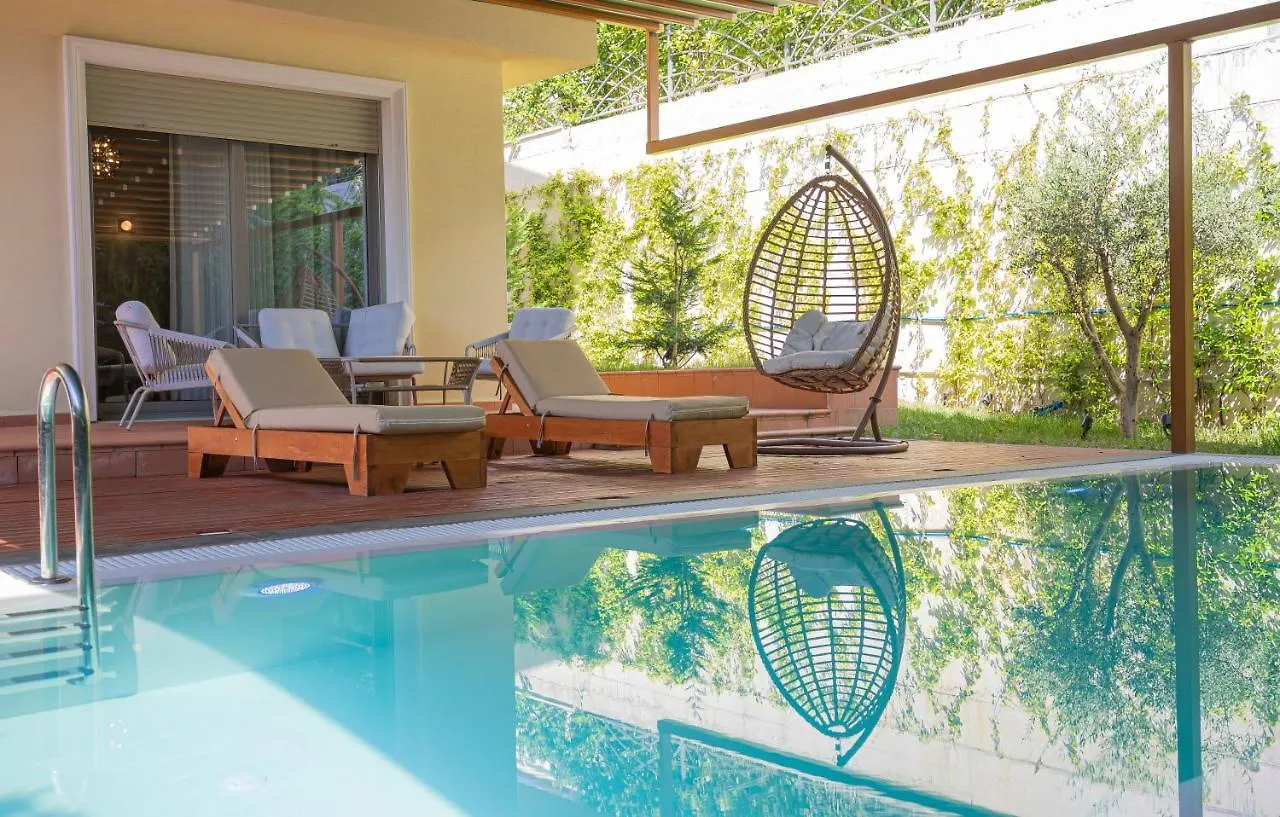 Wonderful Villa With Private Pool And Sauna Tirana